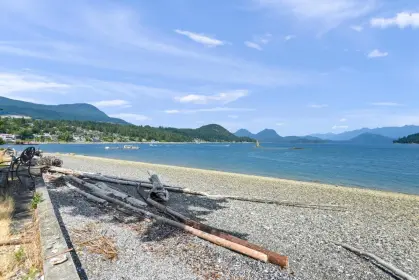 362 Avalon Drive, Gibsons, BC, Gibsons — Single Family Residence for sale