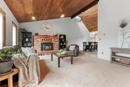6684 School Lane, Chilliwack, BC, Chilliwack — Single Family Residence for sale