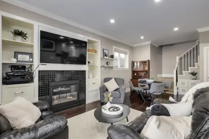 4116 Pandora Street, Burnaby, BC, Burnaby — Half Duplex for sale