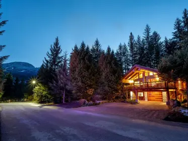 6310 Fairway Drive, Whistler, BC, Whistler — Single Family Residence for sale