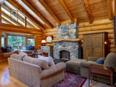 6310 Fairway Drive, Whistler, BC, Whistler — Single Family Residence for sale