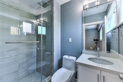 Guest Bathroom Photo of 19845 55a Avenue, Langley, BC