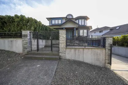 8146 Lakefield Drive, Burnaby, BC, Burnaby — Single Family Residence for sale