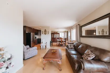 401 5631 Inlet Avenue, Sechelt, BC, Sechelt — Apartment/Condo for sale