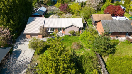 8024 Southwood Road, Halfmoon Bay, BC, Halfmoon Bay — Single Family Residence for sale