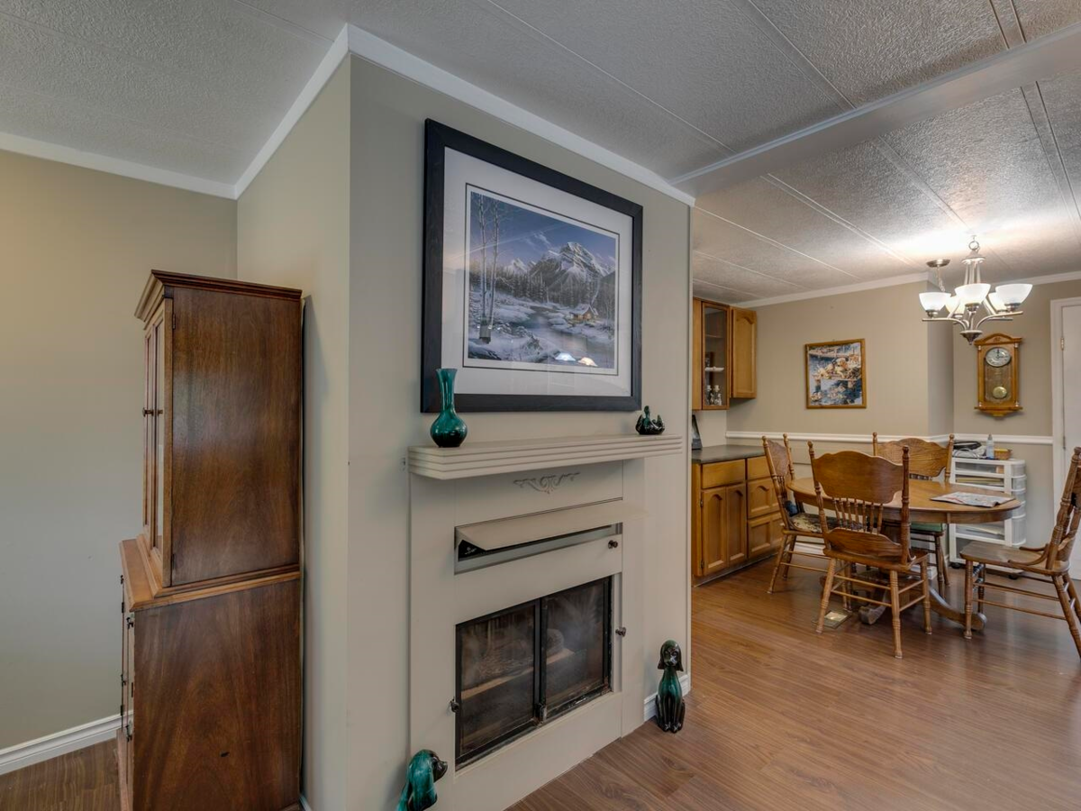 Breakfast Nook Photo of 70 31313 Livingstone Avenue, Abbotsford, BC