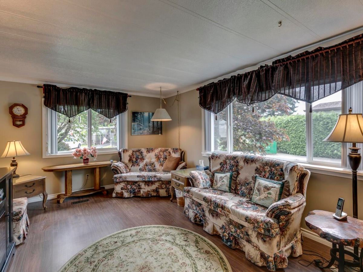 Family Room Photo of 70 31313 Livingstone Avenue, Abbotsford, BC