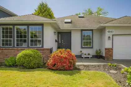 4841 208a Street, Langley, BC, Langley — Single Family Residence for sale