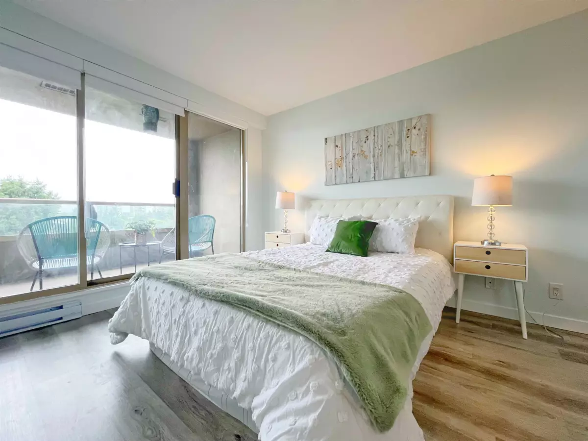 Bedroom 2 Photo of 904 6119 Cooney Road, Richmond, BC