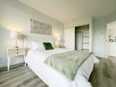 Walk-In Closet Photo of 904 6119 Cooney Road, Richmond, BC
