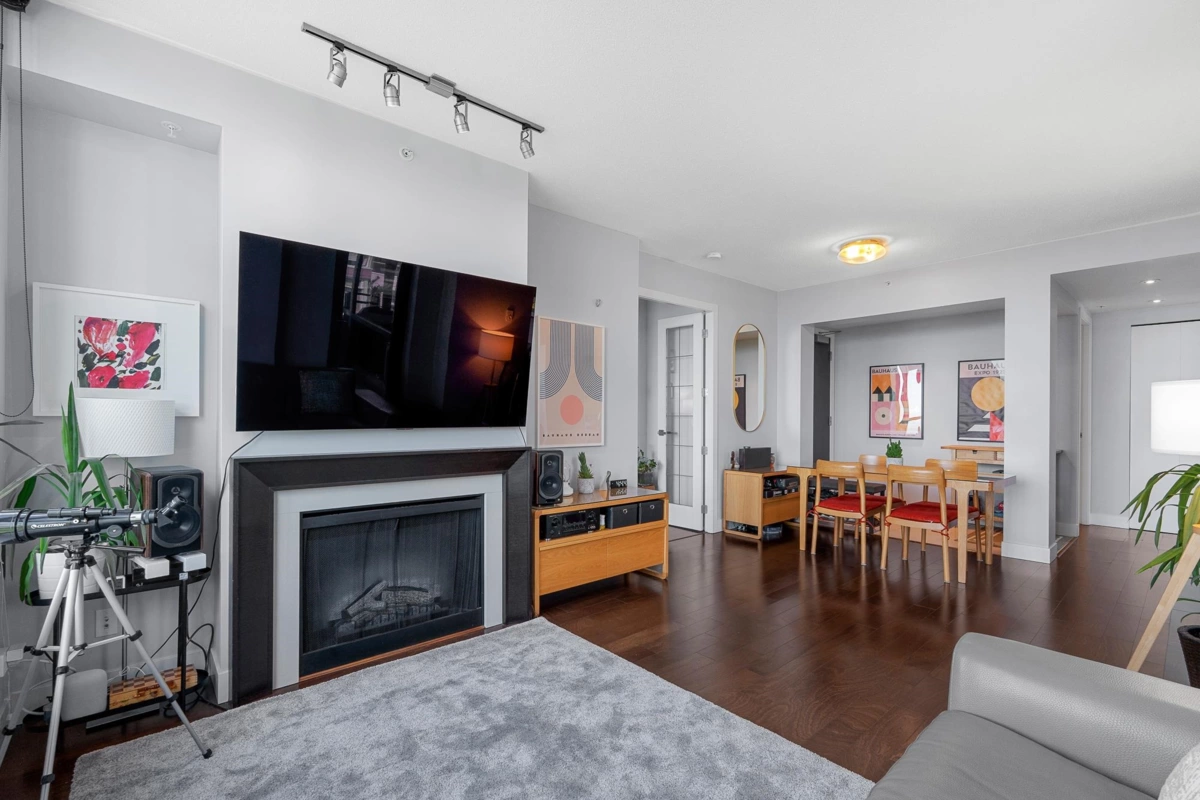 Breakfast Nook Photo of 902 9300 University Crescent, Burnaby, BC