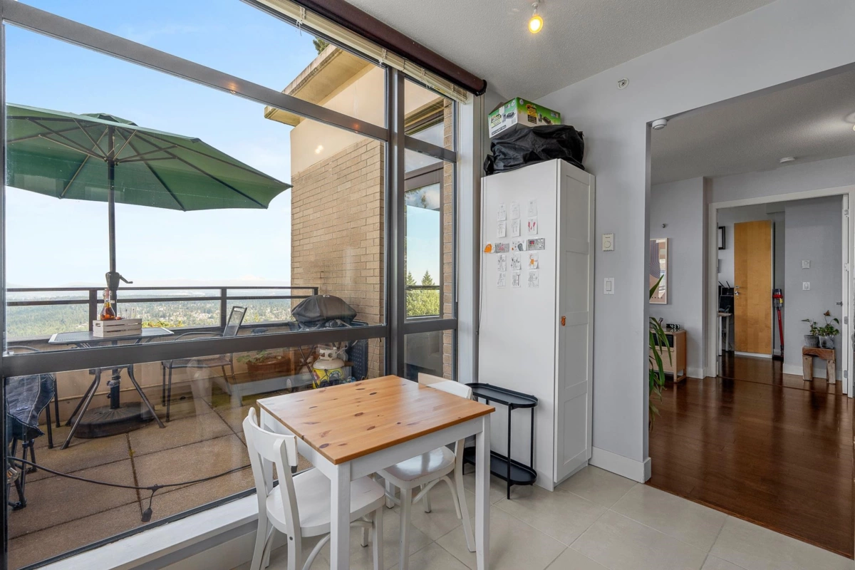 Walk-In Closet Photo of 902 9300 University Crescent, Burnaby, BC