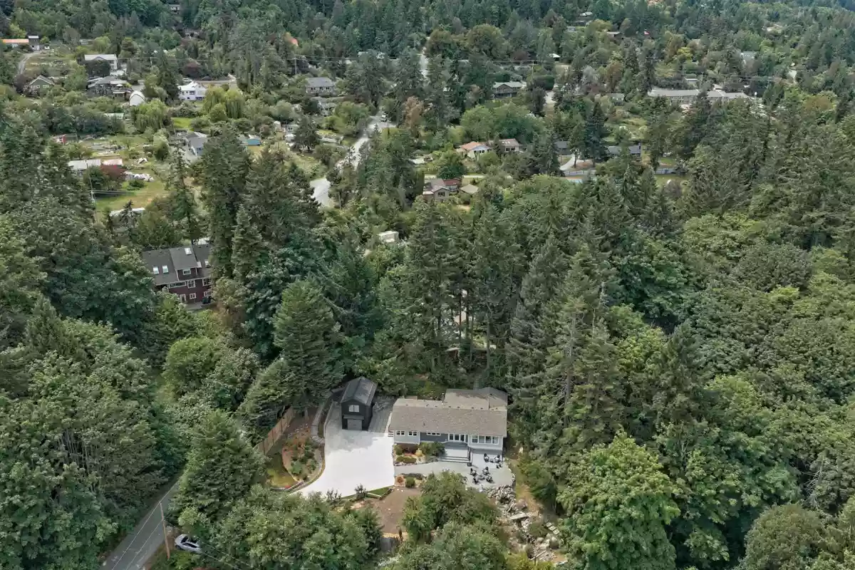 Dining Area Photo of 118 Douglas Road, Salt Spring Island, BC