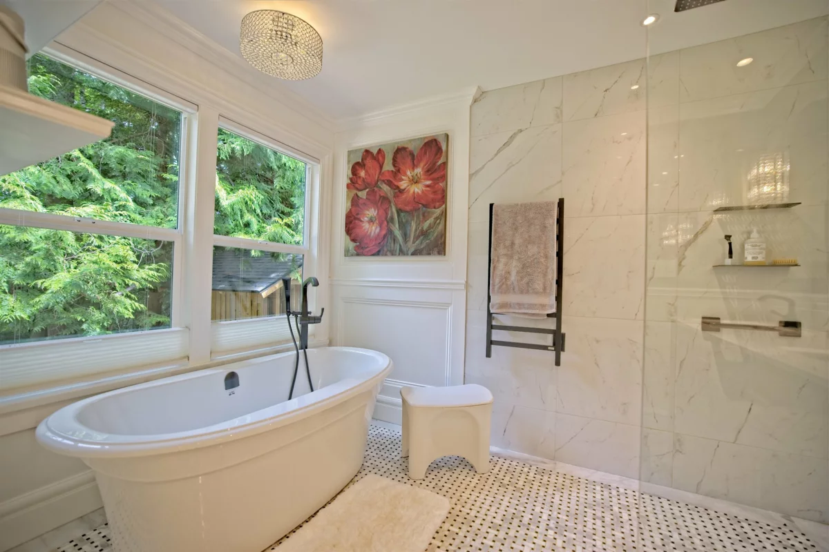 Entry Foyer Photo of 118 Douglas Road, Salt Spring Island, BC