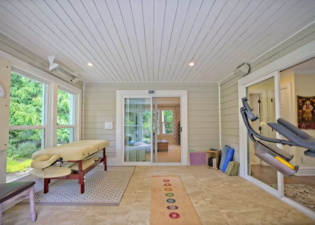 Outdoor Deck Photo of 118 Douglas Road, Salt Spring Island, BC