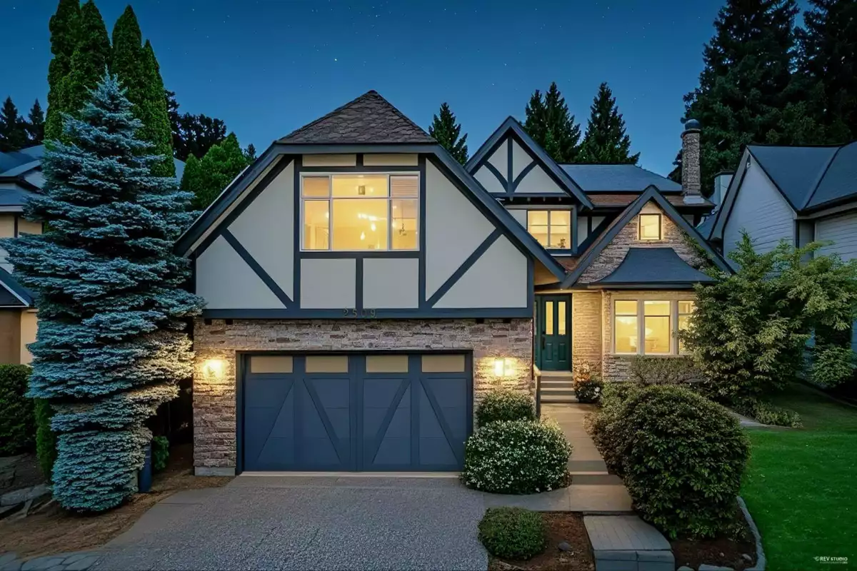 Exterior Front Photo of 2509 Ashurst Avenue, Coquitlam, BC