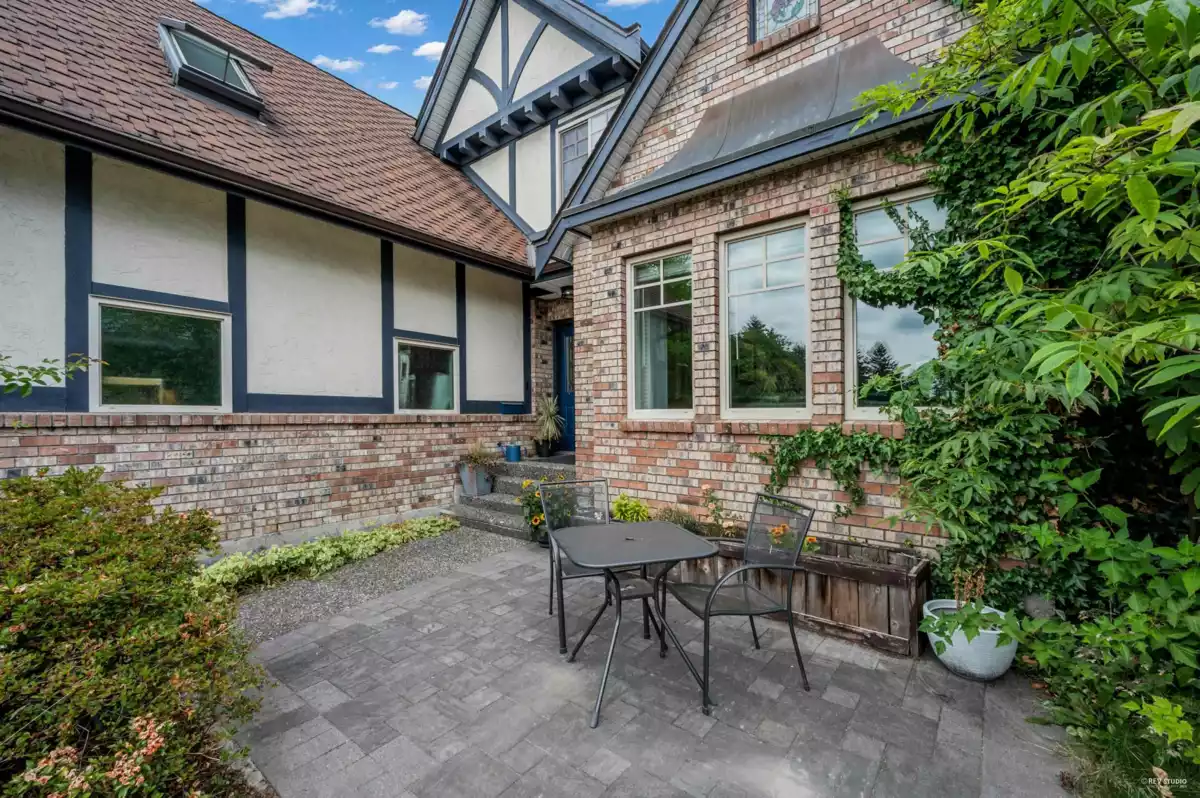 Family Room Photo of 2509 Ashurst Avenue, Coquitlam, BC