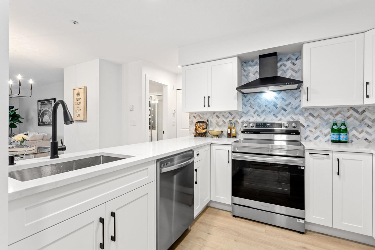 Exterior Front Photo of 203 1570 Prairie Avenue, Port Coquitlam, BC