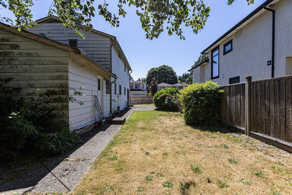 Garage Interior Photo of 6451 Camsell Crescent, Richmond, BC