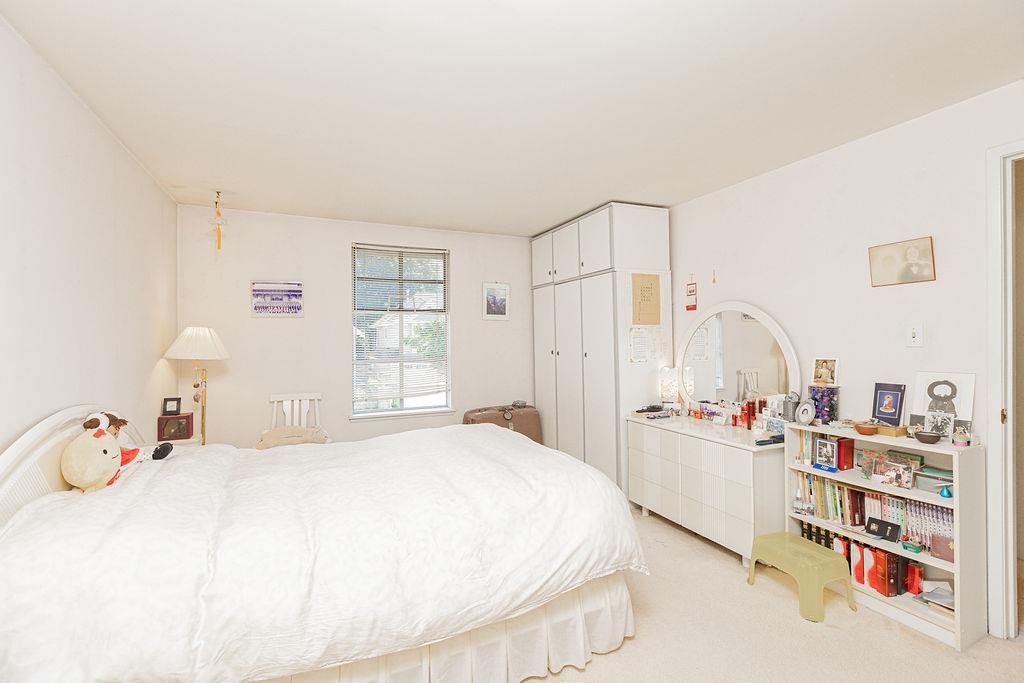 Primary Bathroom Photo of 6451 Camsell Crescent, Richmond, BC