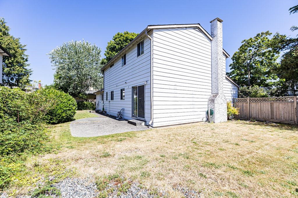 Staircase Photo of 6451 Camsell Crescent, Richmond, BC