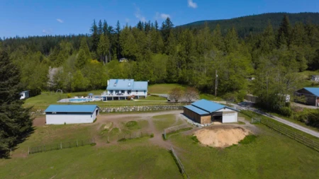 2010 Ranch Road, Roberts Creek, BC, Roberts Creek — Single Family Residence for sale