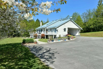 2010 Ranch Road, Roberts Creek, BC, Roberts Creek — Single Family Residence for sale