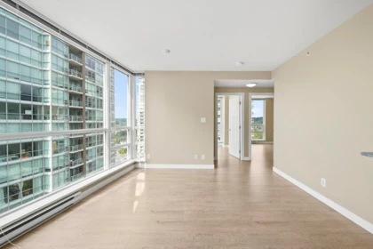 3006 2978 Glen Drive, Coquitlam, BC, Coquitlam — Apartment/Condo for sale