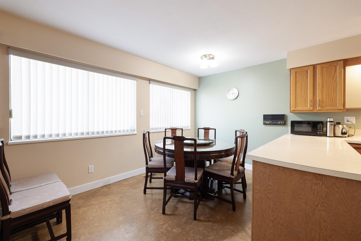 Kitchen Island Photo of 10117 Lawson Drive, Richmond, BC