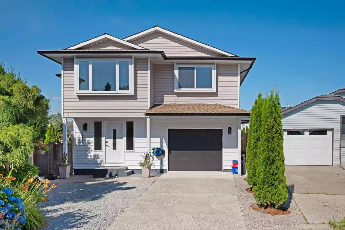 Exterior Front Photo of 11850 Greenhaven Court, Pitt Meadows, BC