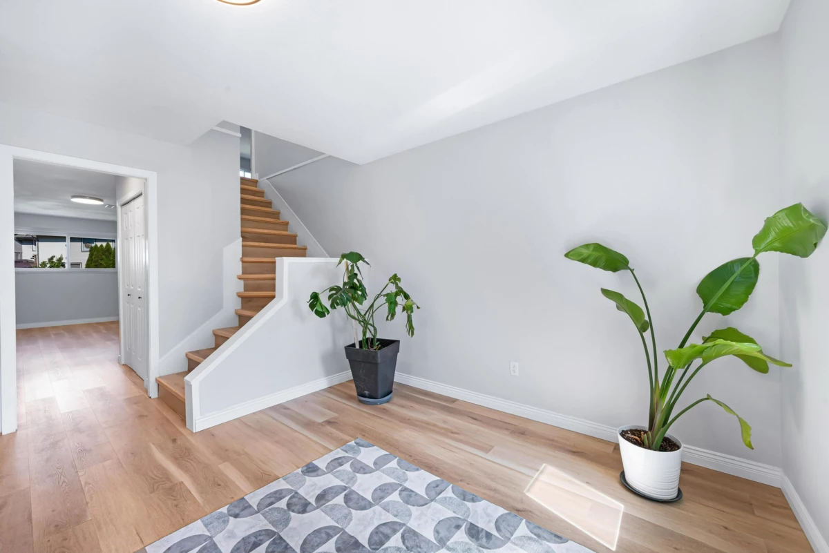 Guest Bathroom Photo of 11850 Greenhaven Court, Pitt Meadows, BC