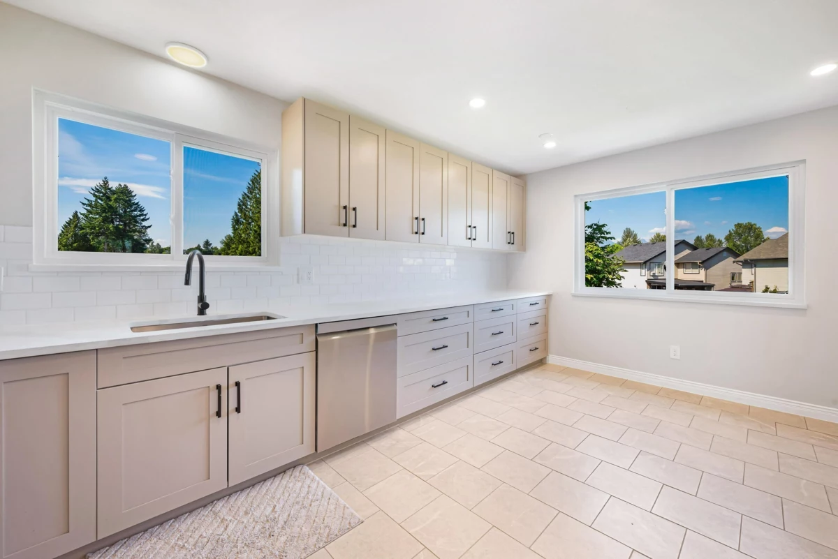 Living Room Photo of 11850 Greenhaven Court, Pitt Meadows, BC