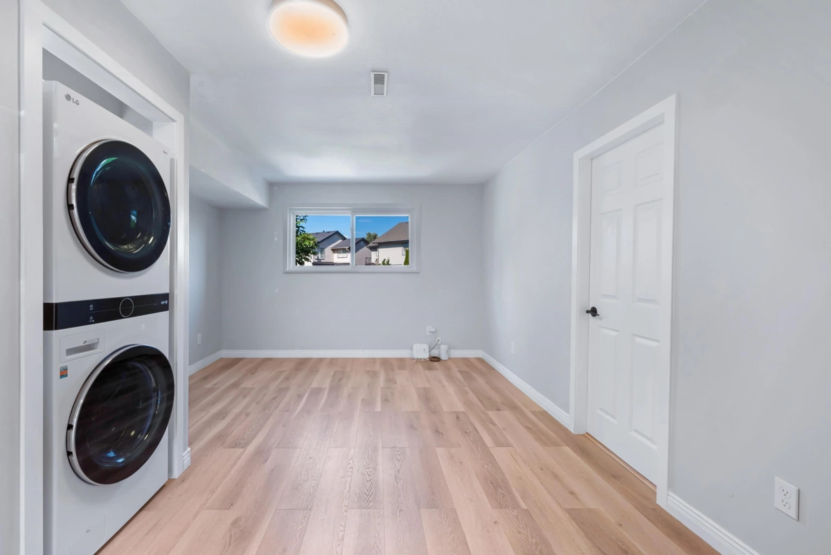 Mudroom Photo of 11850 Greenhaven Court, Pitt Meadows, BC