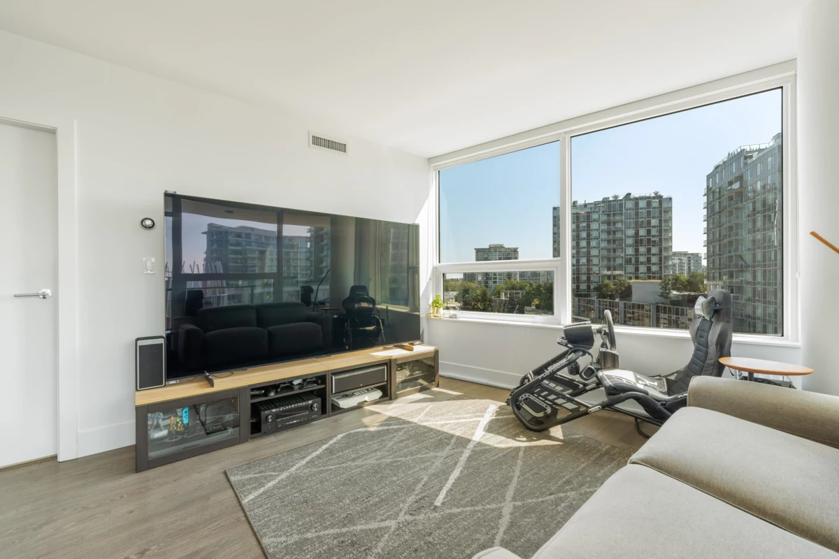 Kitchen Photo of 703 5508 Hollybridge Way, Richmond, BC