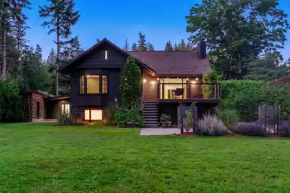 3514 Beach Avenue, Roberts Creek, BC, Roberts Creek — Single Family Residence for sale