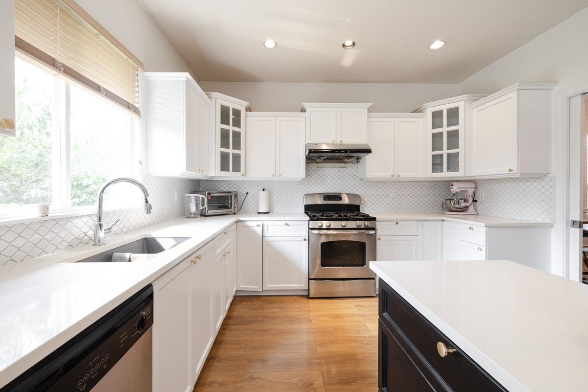 Breakfast Nook Photo of 18270 Claytonwood Crescent, Surrey, BC