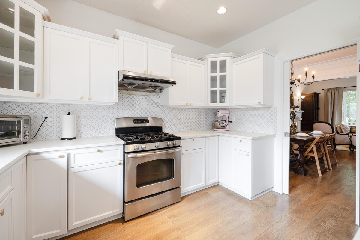 Kitchen Island Photo of 18270 Claytonwood Crescent, Surrey, BC