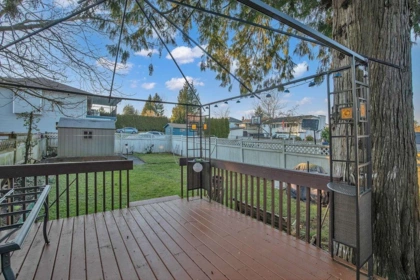 Laundry Room Photo of 8825 160 Street, Surrey, BC