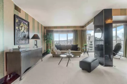 Kitchen Island Photo of 2201 909 Burrard Street, Vancouver, BC
