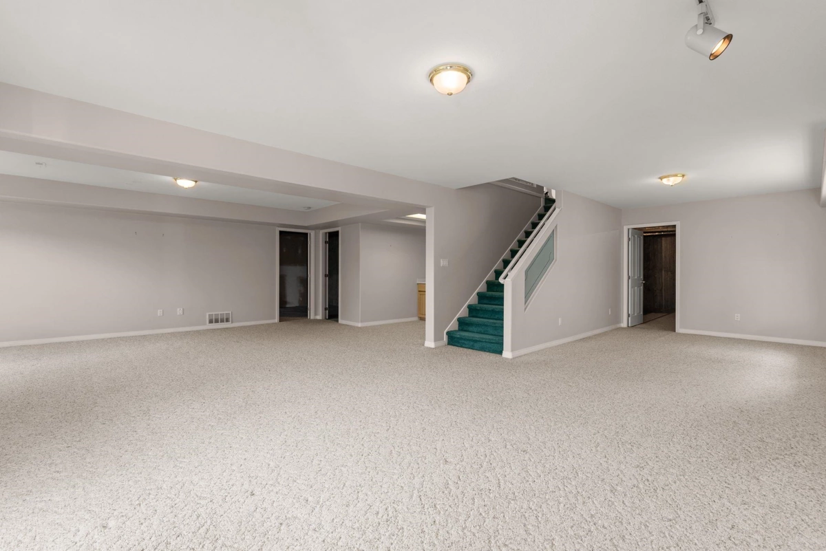Hallway Photo of 9 31445 Ridgeview Drive, Abbotsford, BC