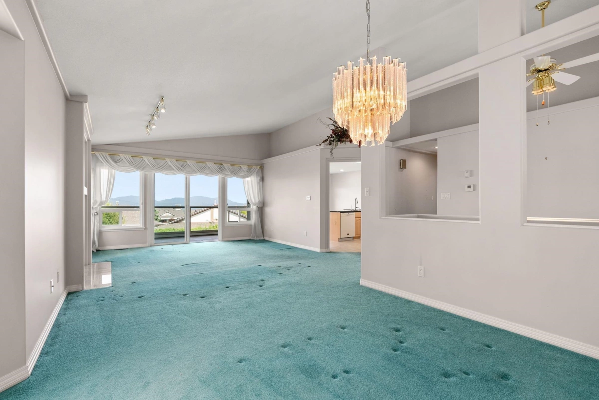 Kitchen Island Photo of 9 31445 Ridgeview Drive, Abbotsford, BC