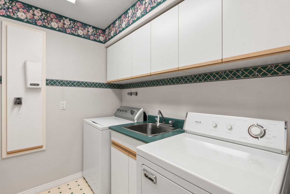 Laundry Room Photo of 9 31445 Ridgeview Drive, Abbotsford, BC