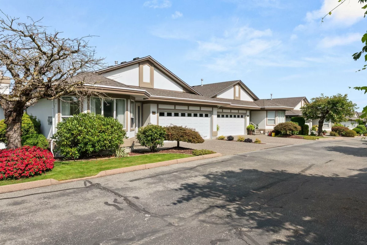 Living Room Photo of 9 31445 Ridgeview Drive, Abbotsford, BC