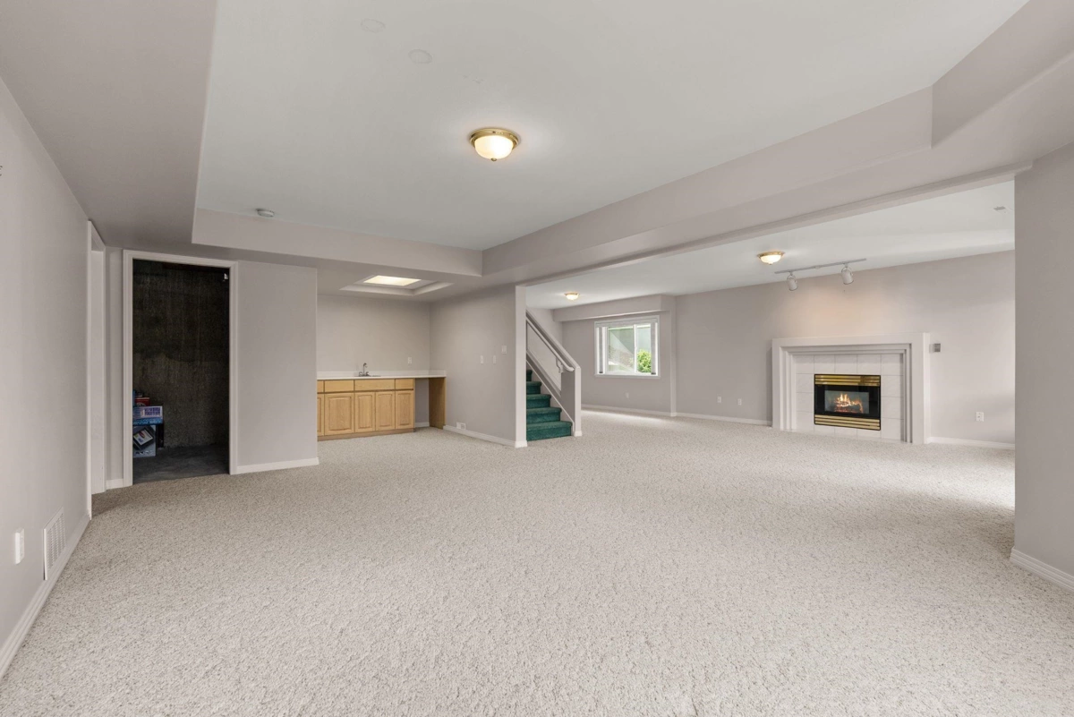 Swimming Pool Photo of 9 31445 Ridgeview Drive, Abbotsford, BC