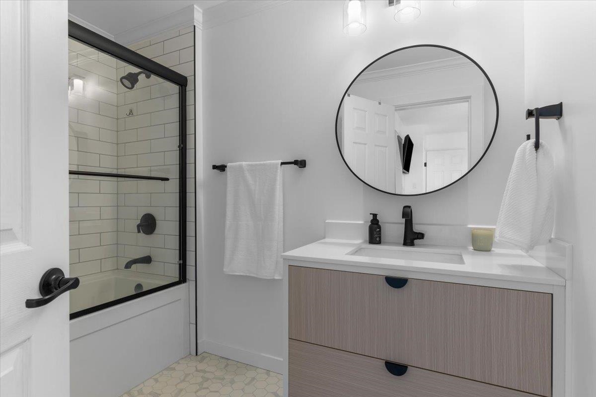 Bedroom 3 Photo of 965 Keil Street, White Rock, BC