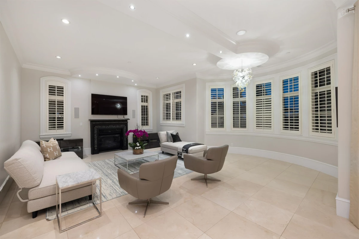 Powder Room Photo of 2912 Mathers Avenue, West Vancouver, BC