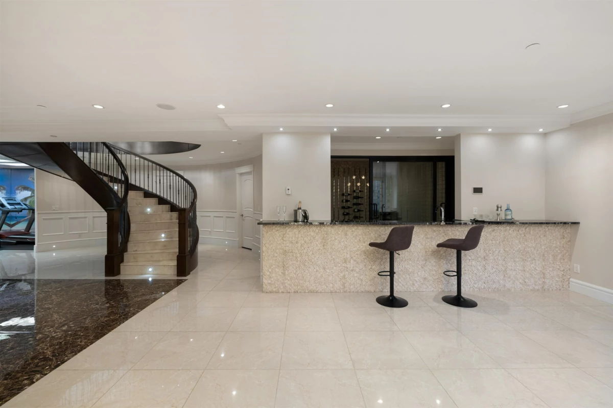 Swimming Pool Photo of 2912 Mathers Avenue, West Vancouver, BC