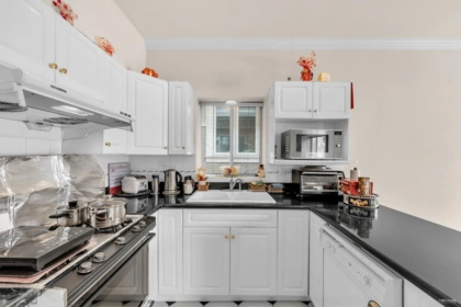 Breakfast Nook Photo of 6388 Laburnum Street, Vancouver, BC