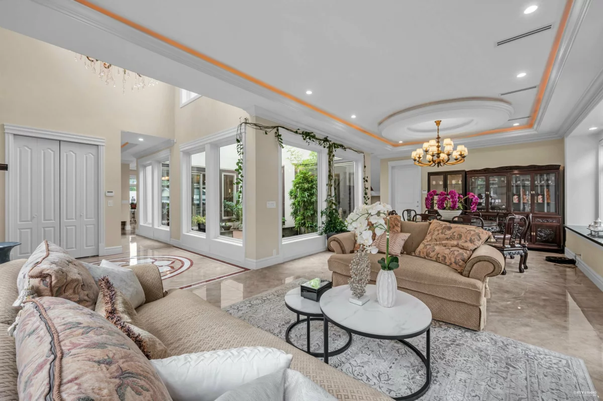 Dining Area Photo of 3601 Lynndale Crescent, Burnaby, BC