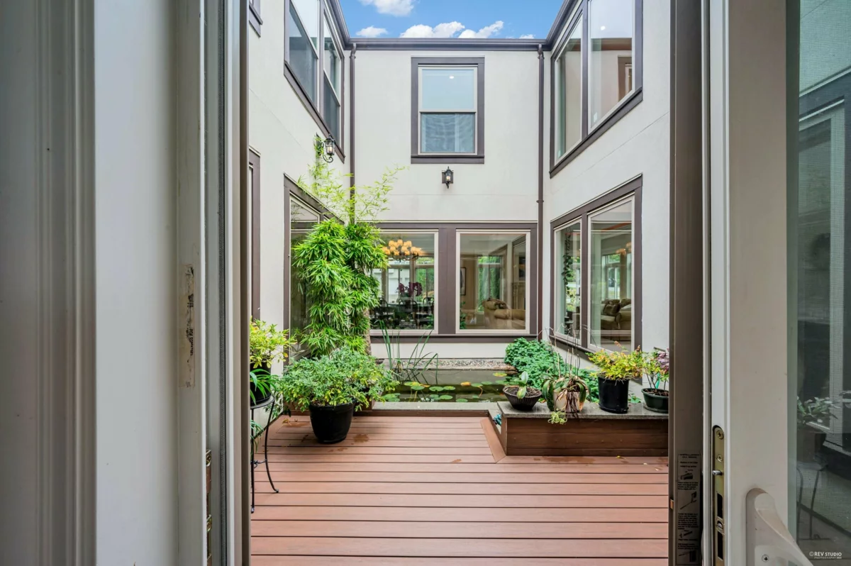 Guest Bathroom Photo of 3601 Lynndale Crescent, Burnaby, BC